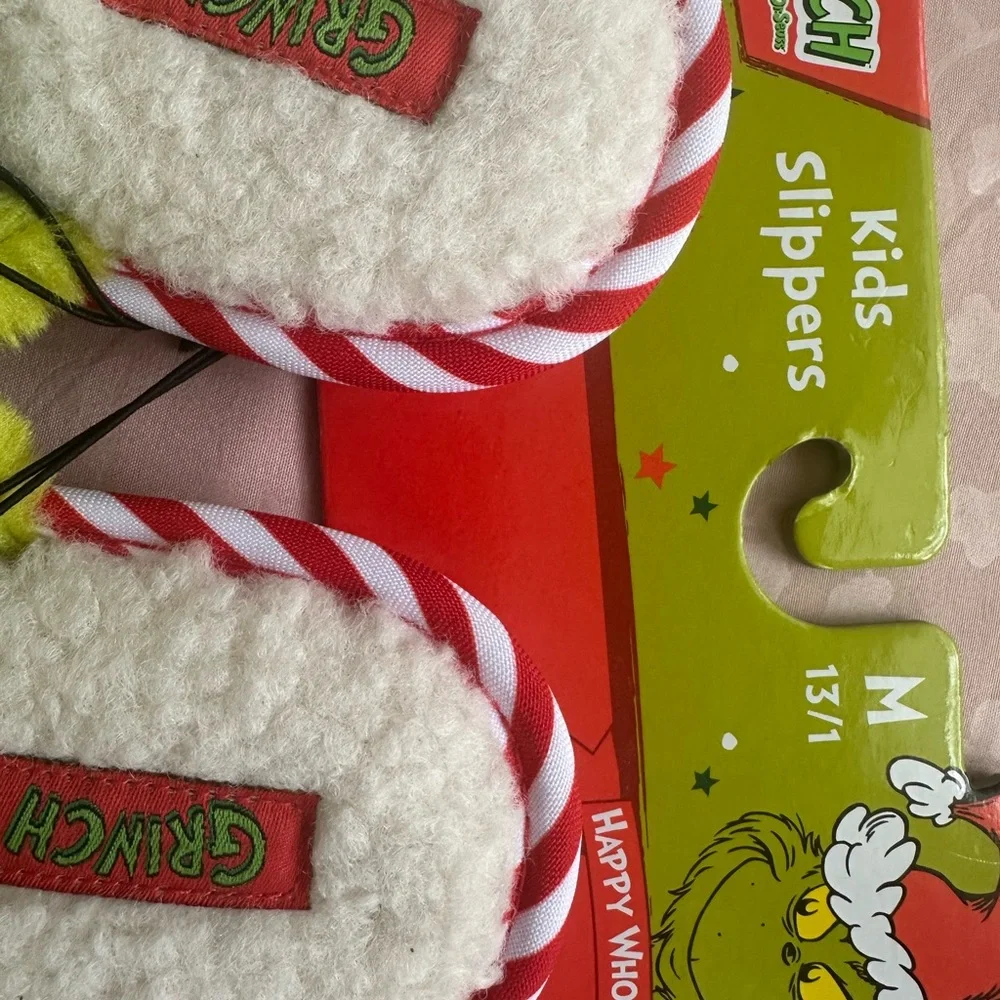 🆕The Grinch Kids Slippers